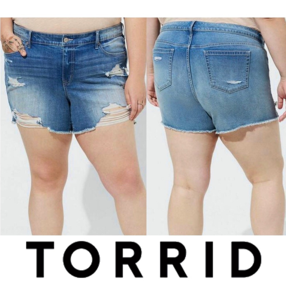 Torrid Light Wash Distressed 5” Vintage Stretch Mid Rise Denim Jean Shorts